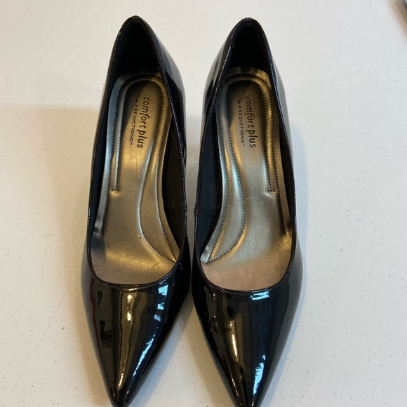 Comfort Plus patten leather heels 8.5M (size says wide but are marked wrong).